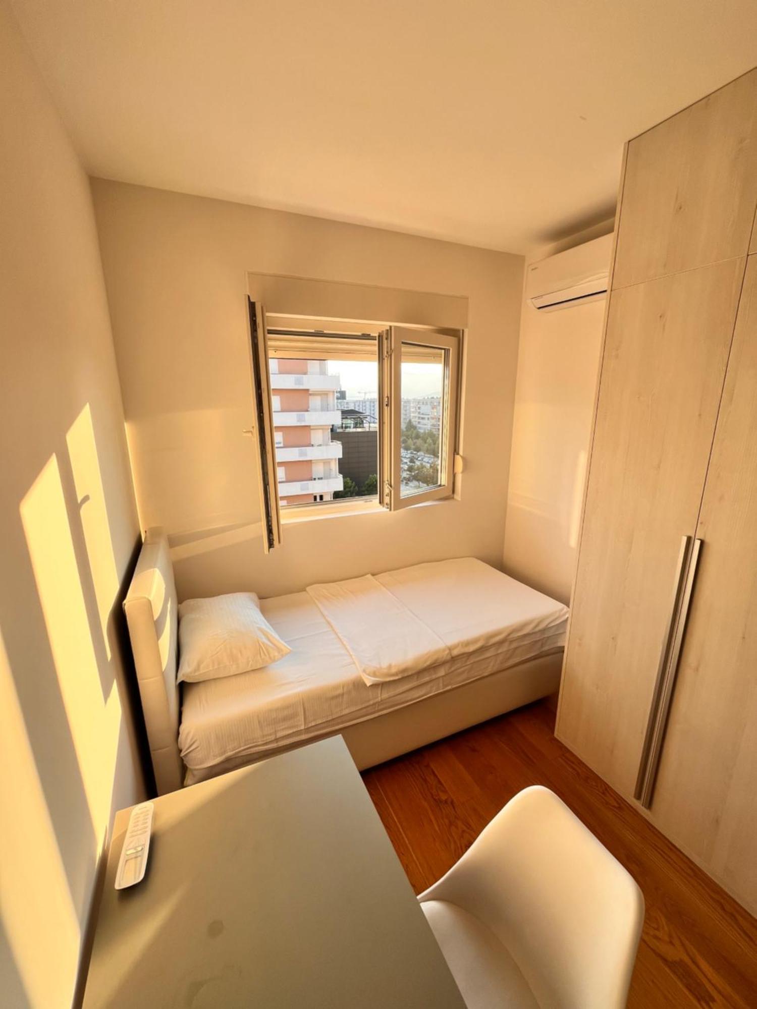 Apartments Centrale 28 포드고리차 객실 사진