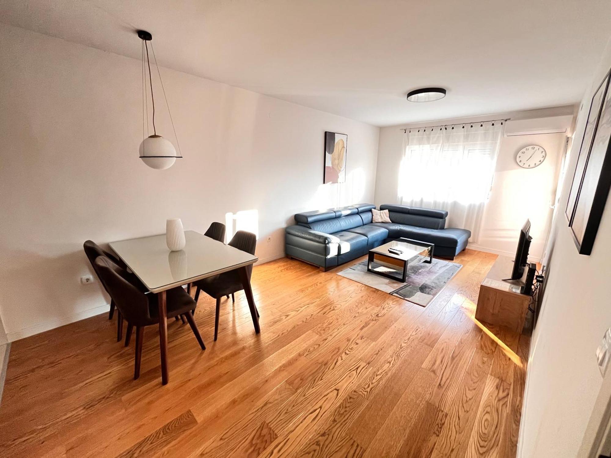 Apartments Centrale 28 포드고리차 객실 사진